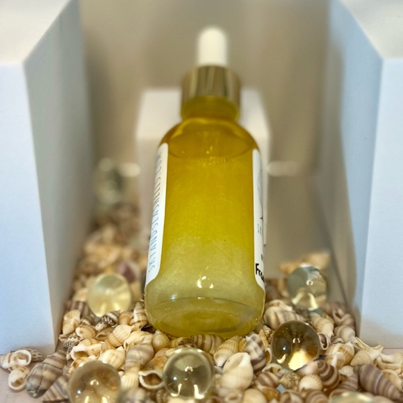LAST ONE Hand Crafted “French Vanilla” Shimmering Body Oil by Sky & Seashells - Picture 3 of 4